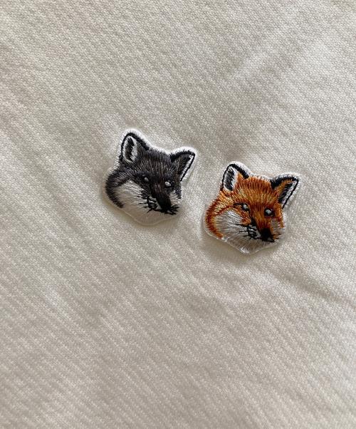maison kitsune（メゾンキツネ）maison kitsune (メゾンキツネ) DOUBLE FOX HEAD PATCH CLASSIC SWEATSHIRT アイボリー サイズ:XSの古着・服飾アイテム