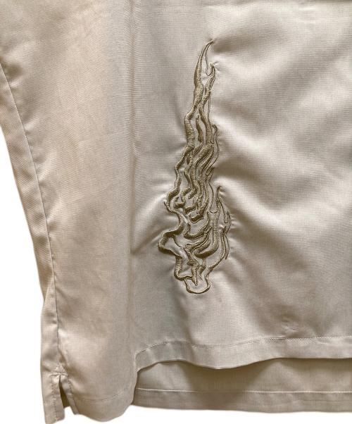 EVISEN（エビセン）EVISEN (エビセン) スケートボードアイ・ファイアオープンカラーシャツ ベージュ サイズ:Mの古着・服飾アイテム