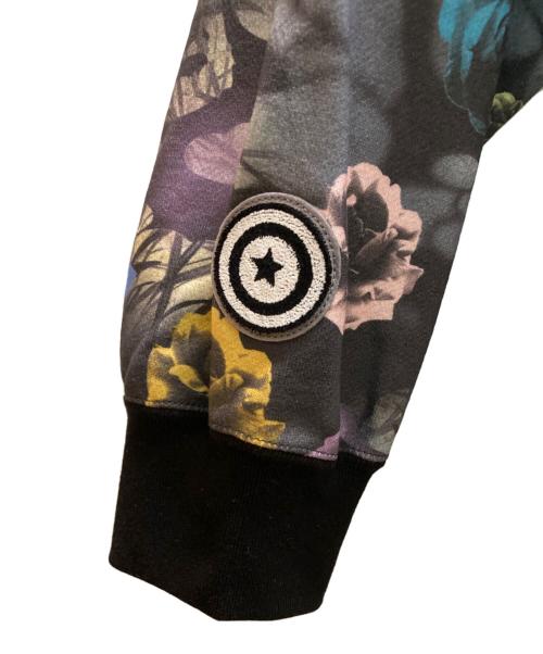 A BATHING APE（アベイシングエイプ）A BATHING APE (アベイシングエイプ) フローラル迷彩サメのリラックスフィットフルジップパーカー ブラック サイズ:2XLの古着・服飾アイテム