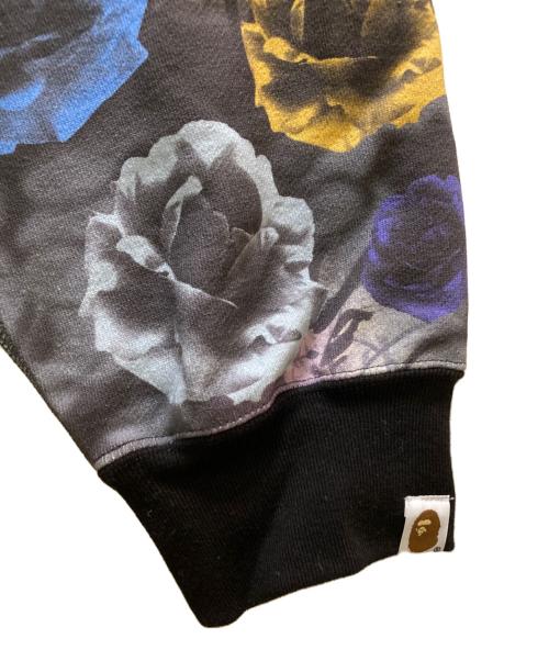 A BATHING APE（アベイシングエイプ）A BATHING APE (アベイシングエイプ) フローラル迷彩サメのリラックスフィットフルジップパーカー ブラック サイズ:2XLの古着・服飾アイテム