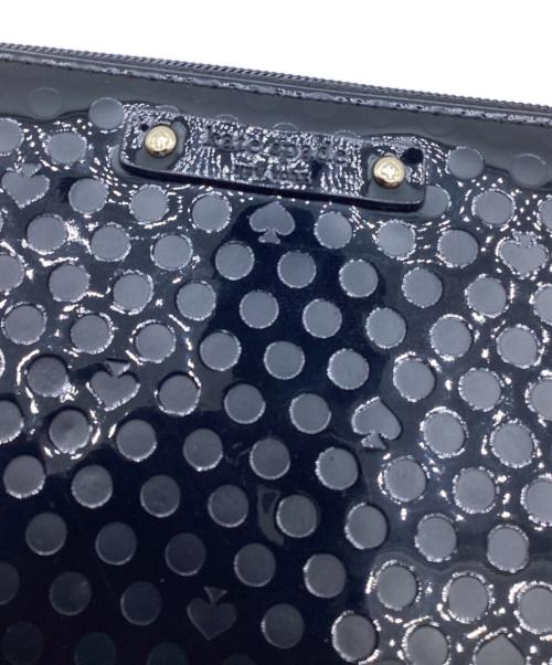 Kate Spade（ケイトスペード）Kate Spade (ケイトスペード) ラウンドファスナーエナメルドット柄長財布 ブラックの古着・服飾アイテム