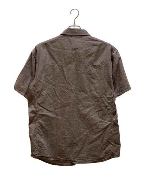 ARC'TERYX（アークテリクス）ARC'TERYX (アークテリクス) 半袖シャツ ブラウン サイズ:Lの古着・服飾アイテム