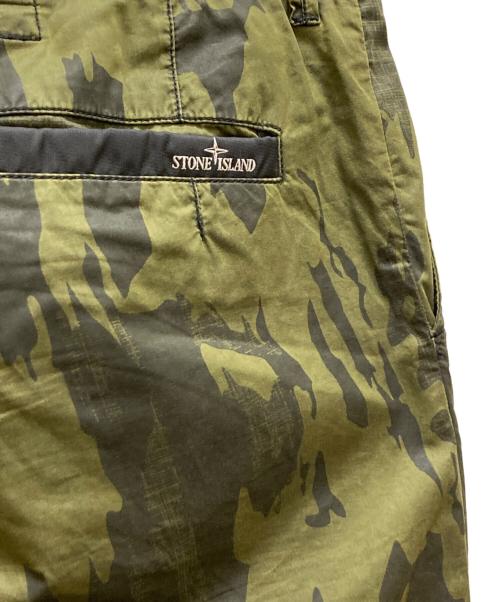 STONE ISLAND（ストーンアイランド）STONE ISLAND (ストーンアイランド) カモフラテーパードパンツ グリーン サイズ:W32の古着・服飾アイテム