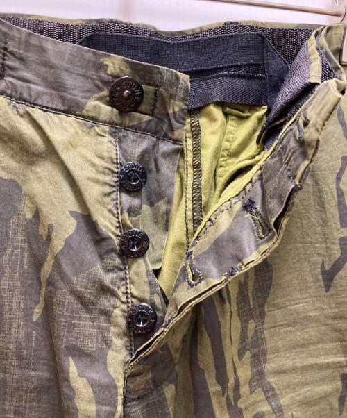 STONE ISLAND（ストーンアイランド）STONE ISLAND (ストーンアイランド) カモフラテーパードパンツ グリーン サイズ:W32の古着・服飾アイテム