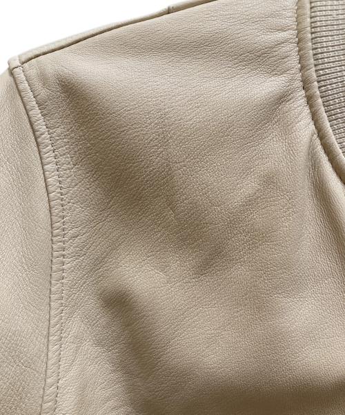 AVIREX（アヴィレックス）AVIREX (アヴィレックス) レザー タイプ MA-1 ライニング ピンナップ ベージュ サイズ:Mの古着・服飾アイテム