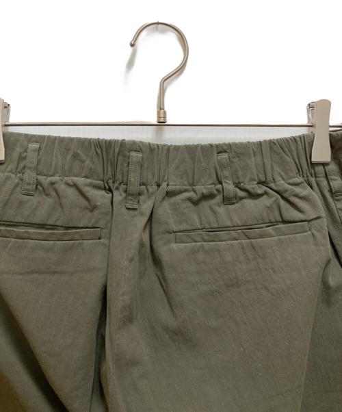 MARKA（マーカ）MARKA (マーカ) 2タックストレートフィットイージーパンツ カーキ サイズ:3の古着・服飾アイテム
