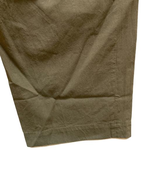 MARKA（マーカ）MARKA (マーカ) 2タックストレートフィットイージーパンツ カーキ サイズ:3の古着・服飾アイテム