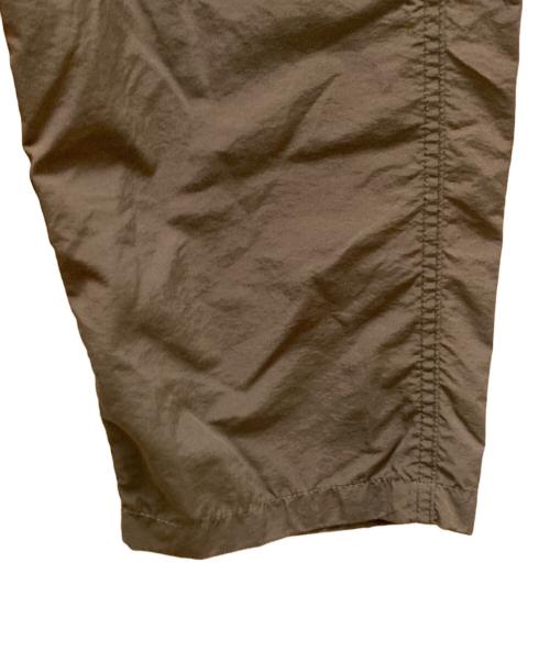 BURLAP OUTFITTER（バーラップアウトフィッター）BURLAP OUTFITTER (バーラップアウトフィッター) 2タックナイロンイージーパンツ カーキ サイズ:Mの古着・服飾アイテム