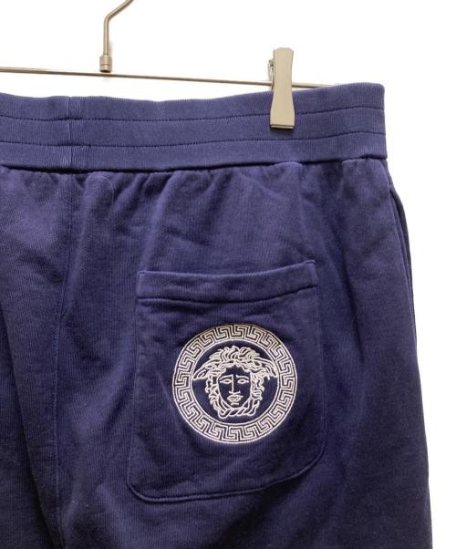 VERSACE（ヴェルサーチェ）VERSACE (ヴェルサーチェ) メデューサ刺繍スウェットパンツ ネイビー サイズ:XLの古着・服飾アイテム