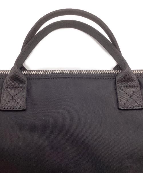 maison kitsune（メゾンキツネ）MAISON KITSUNE (メゾンキツネ) NYLON HELMET BAG ブラックの古着・服飾アイテム