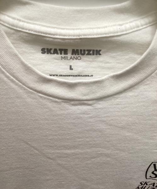 skate muzik（スケート・ミュージック）skate muzik (スケート・ミュージック) Very Special SMVS Tee ホワイト サイズ:L 未使用品の古着・服飾アイテム
