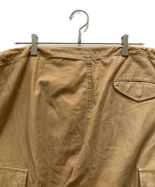 CANTATE（カンタータ）CANTATE (カンタータ) サルファー バック サテンM-51パンツ ベージュの古着・服飾アイテム