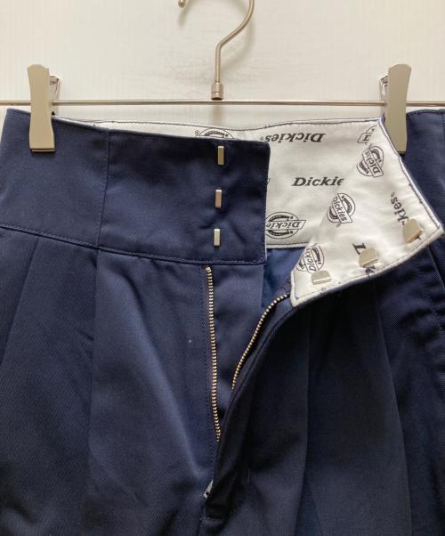 FRAY ID（フレイ アイディー）FRAY ID (フレイ アイディー) Dickies (ディッキーズ) ツータックワイドツイルパンツ ネイビーの古着・服飾アイテム