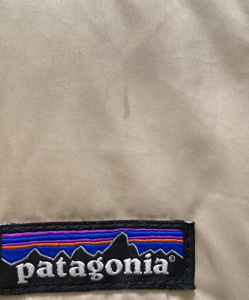 Patagonia（パタゴニア）Patagonia (パタゴニア) リバーシブル・レディ・フレディ・フーディ ベージュ サイズ:XL14の古着・服飾アイテム