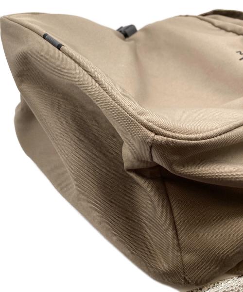 THE NORTH FACE（ザ ノース フェイス）THE NORTH FACE (ザ ノース フェイス) ボルダーデイパック ベージュの古着・服飾アイテム