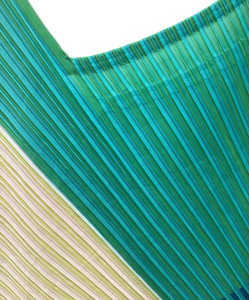 PLEATS PLEASE（プリーツプリーズ）PLEATS PLEASE (プリーツプリーズ) プリーツ加工 ノースリ-ブ変形チュニック マルチカラー サイズ:5の古着・服飾アイテム