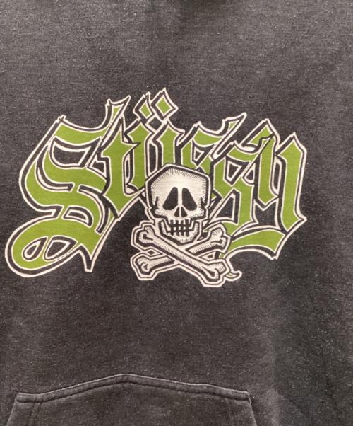 stussy（ステューシー）stussy (ステューシー) スカルロゴプルオーバーパーカー グレー サイズ:Mの古着・服飾アイテム