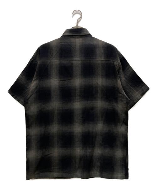 CalTop（キャルトップ）CalTop (キャルトップ) オンブレチェック半袖シャツ ブラック×グレー サイズ: Lの古着・服飾アイテム
