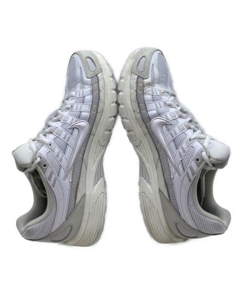 NIKE（ナイキ）NIKE (ナイキ) ローカットスニーカー ホワイト サイズ:28の古着・服飾アイテム