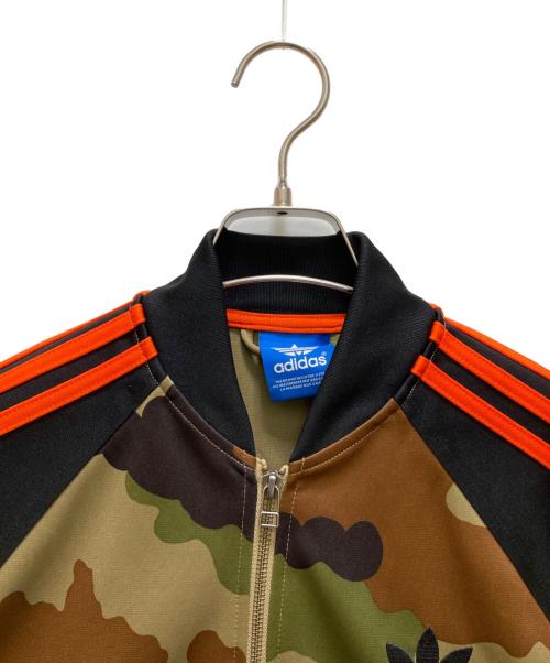adidas Originals（アディダスオリジナル）adidas Originals (アディダスオリジナル) 迷彩トラックジャケット グリーン サイズ:Mの古着・服飾アイテム