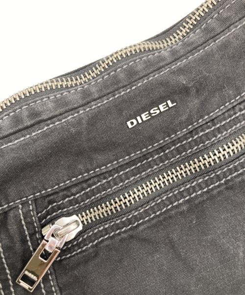 DIESEL（ディーゼル）DIESEL (ディーゼル) 三日月型ショルダーバッグ ブラックの古着・服飾アイテム