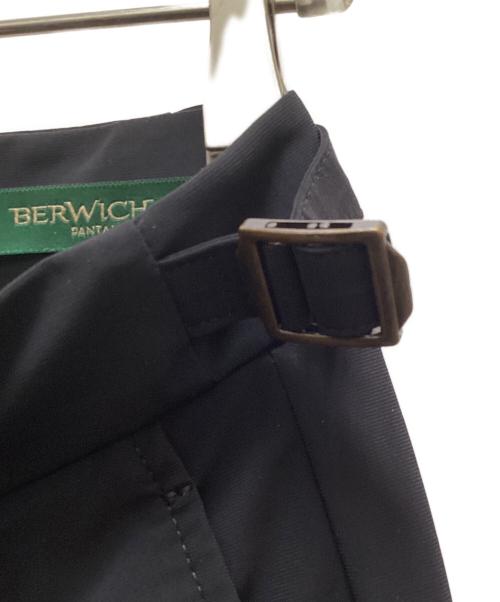 BERWICH（ベルウィッチ）BERWICH (ベルウィッチ) スーパーストレッチナイロン2インプリーツテーパードクロップドパンツ ネイビー サイズ:46の古着・服飾アイテム
