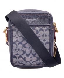 COACH（コーチ）の古着「サリバン クロスボディ・シグネチャー シャンブレー」｜ネイビー