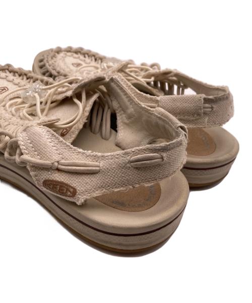 KEEN（キーン）KEEN (キーン) ユニーク キャンバスサンダル ベージュ サイズ:27.5の古着・服飾アイテム