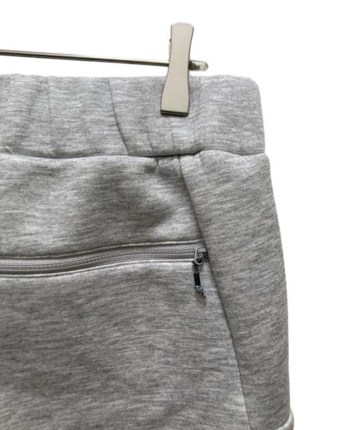 THE NORTH FACE（ザ ノース フェイス）THE NORTH FACE (ザ ノース フェイス) テックエアー スウェット ショーツ グレー サイズ:XLの古着・服飾アイテム