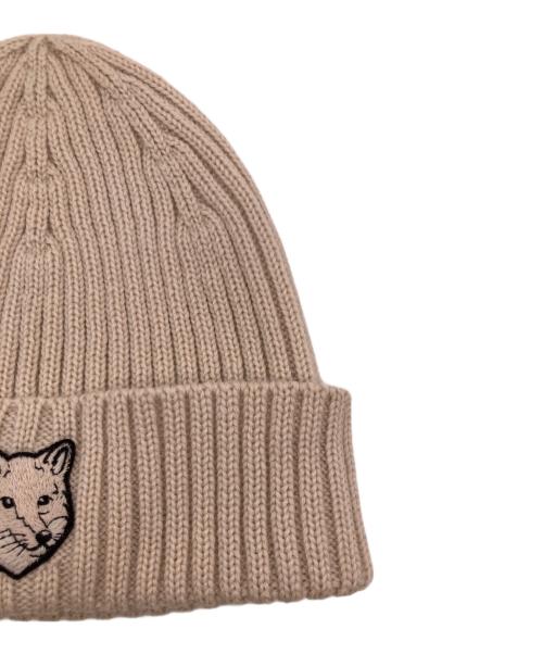 maison kitsune（メゾンキツネ）MAISON KITSUNE (メゾンキツネ) ボールド フォックスヘッド ビーニー ベージュの古着・服飾アイテム