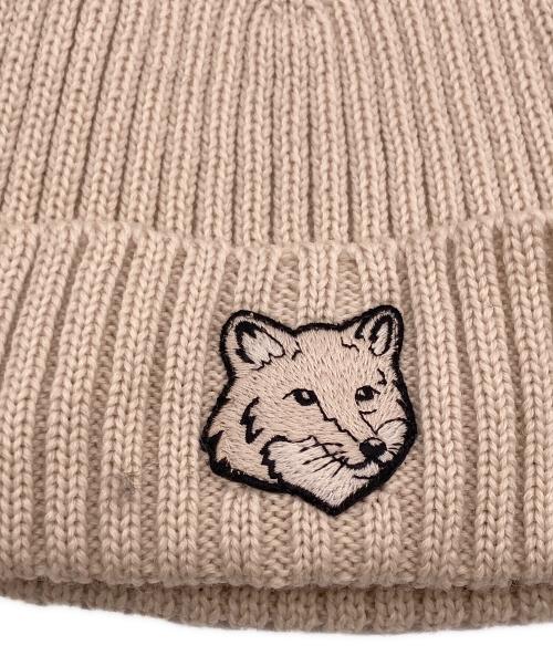maison kitsune（メゾンキツネ）MAISON KITSUNE (メゾンキツネ) ボールド フォックスヘッド ビーニー ベージュの古着・服飾アイテム