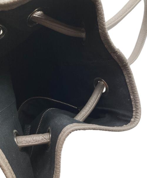 VASIC（ヴァジック）VASIC (ヴァジック) ボンドシュリンクレザー巾着バッグ グレーの古着・服飾アイテム