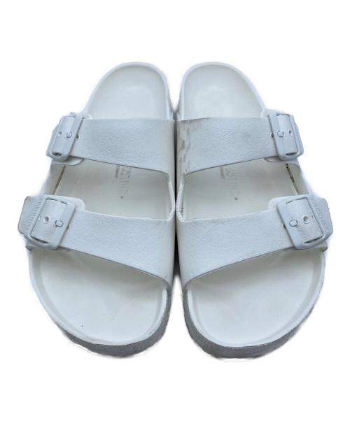 BIRKENSTOCK（ビルケンシュトック）BIRKENSTOCK (ビルケンシュトック) アリゾナストラップサンダル ホワイト サイズ:26.5の古着・服飾アイテム