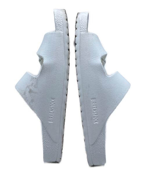 BIRKENSTOCK（ビルケンシュトック）BIRKENSTOCK (ビルケンシュトック) アリゾナストラップサンダル ホワイト サイズ:26.5の古着・服飾アイテム