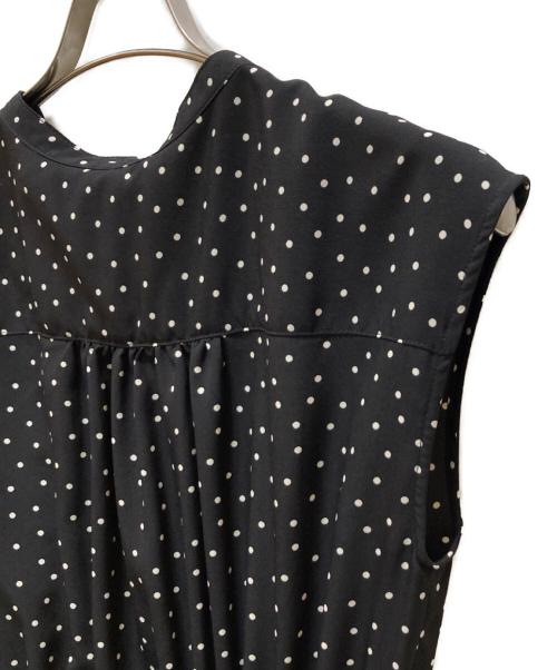 SHIPS（シップス）SHIPS (シップス) ドット 柄 サイド プリーツ フレンチスリーブ ワンピース ブラック サイズ:Sの古着・服飾アイテム