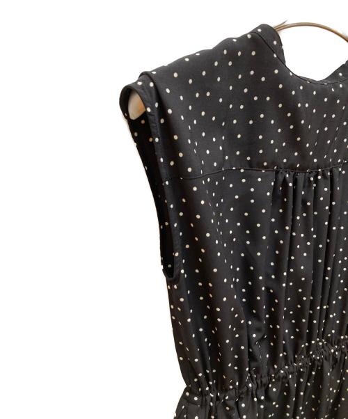 SHIPS（シップス）SHIPS (シップス) ドット 柄 サイド プリーツ フレンチスリーブ ワンピース ブラック サイズ:Sの古着・服飾アイテム