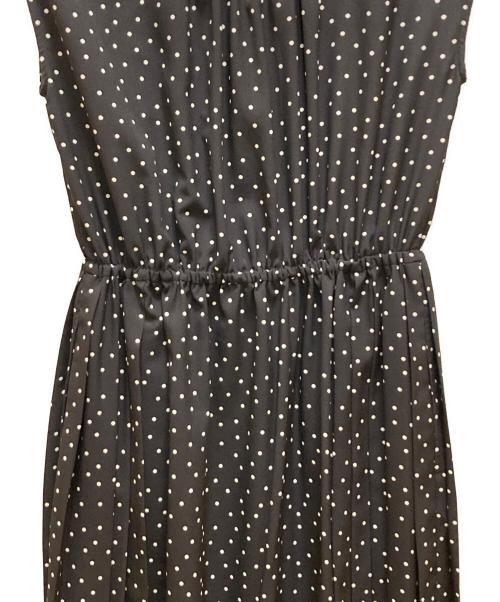 SHIPS（シップス）SHIPS (シップス) ドット 柄 サイド プリーツ フレンチスリーブ ワンピース ブラック サイズ:Sの古着・服飾アイテム