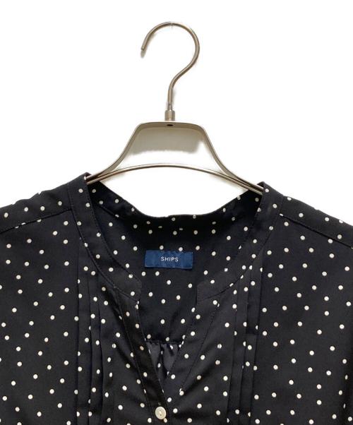 SHIPS（シップス）SHIPS (シップス) ドット 柄 サイド プリーツ フレンチスリーブ ワンピース ブラック サイズ:Sの古着・服飾アイテム