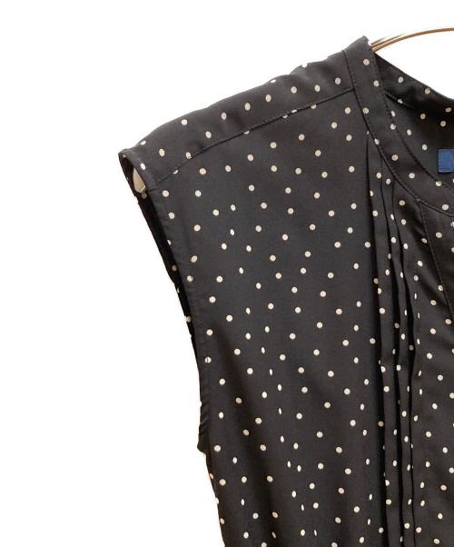 SHIPS（シップス）SHIPS (シップス) ドット 柄 サイド プリーツ フレンチスリーブ ワンピース ブラック サイズ:Sの古着・服飾アイテム