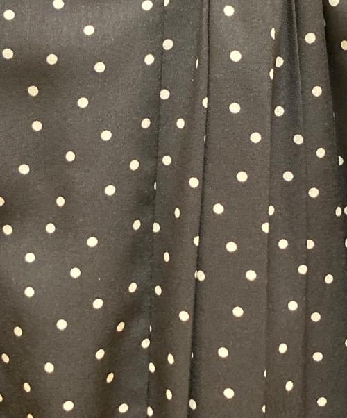 SHIPS（シップス）SHIPS (シップス) ドット 柄 サイド プリーツ フレンチスリーブ ワンピース ブラック サイズ:Sの古着・服飾アイテム