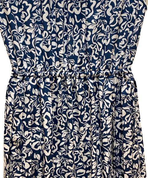 SHIPS（シップス）SHIPS (シップス) 花柄 サイド プリーツ フレンチスリーブ ワンピース ブルー サイズ:Sの古着・服飾アイテム
