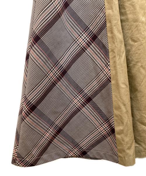 BURBERRY BLUE LABEL（バーバリー ブルー レーベル）BURBERRY BLUE LABEL (バーバリー ブルー レーベル) チェック切替スカート ベージュ サイズ:36の古着・服飾アイテム