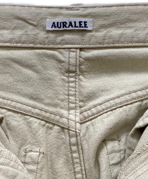 AURALEE（オーラリー）AURALEE (オーラリー) ボタニカルダイ セルビッチ デニム パンツ ベージュの古着・服飾アイテム