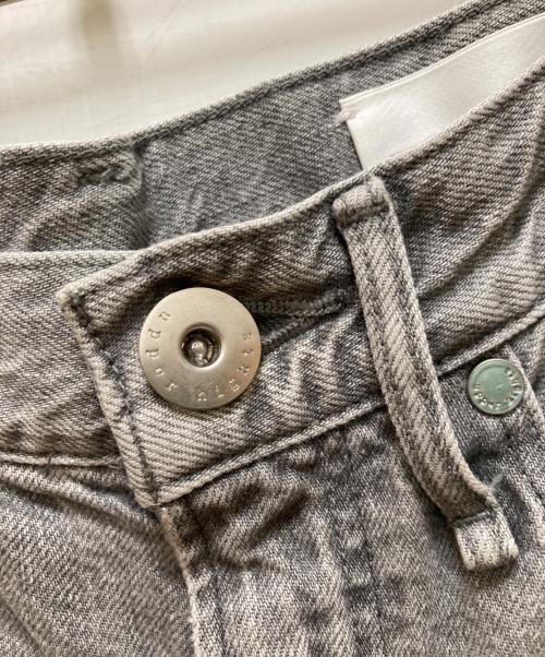 upper hights（アッパーハイツ）upper hights (アッパーハイツ) エディター東原妙子 (エディターヒガシハラタエコ) THE FIG デニムパンツ グレー サイズ:21の古着・服飾アイテム
