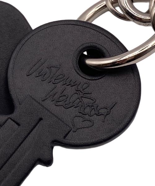 Vivienne Westwood（ヴィヴィアンウエストウッド）Vivienne Westwood (ヴィヴィアンウエストウッド) KEY AND HEART KEYRING ブラックの古着・服飾アイテム