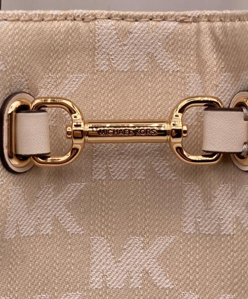 MICHAEL KORS（マイケルコース）MICHAEL KORS (マイケルコース) CARSON NS クロスボディ スモール - MKシグネチャー ホワイトの古着・服飾アイテム