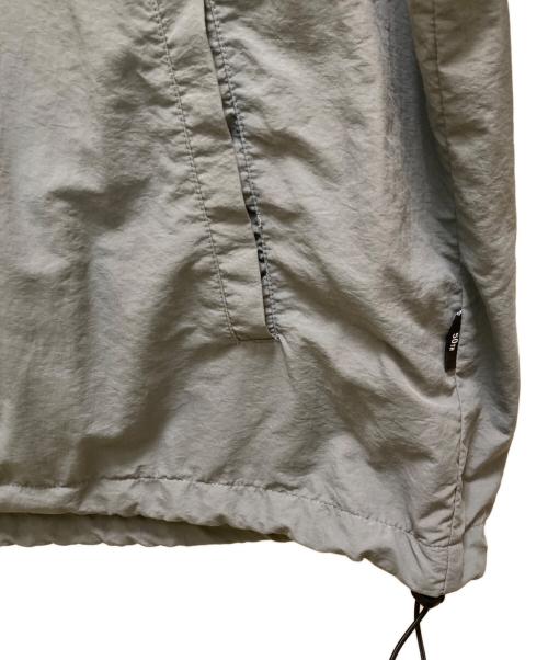 AVIREX（アヴィレックス）AVIREX (アヴィレックス) NYLON PIPING STAND JACKET グレー サイズ:Mの古着・服飾アイテム