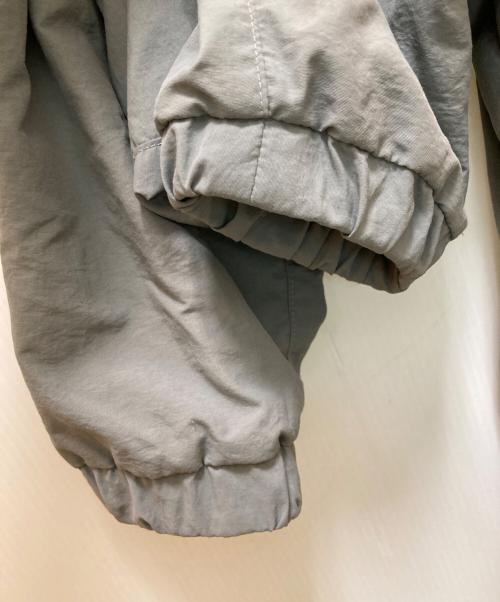 AVIREX（アヴィレックス）AVIREX (アヴィレックス) NYLON PIPING STAND JACKET グレー サイズ:Mの古着・服飾アイテム