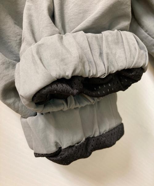 AVIREX（アヴィレックス）AVIREX (アヴィレックス) NYLON PIPING STAND JACKET グレー サイズ:Mの古着・服飾アイテム