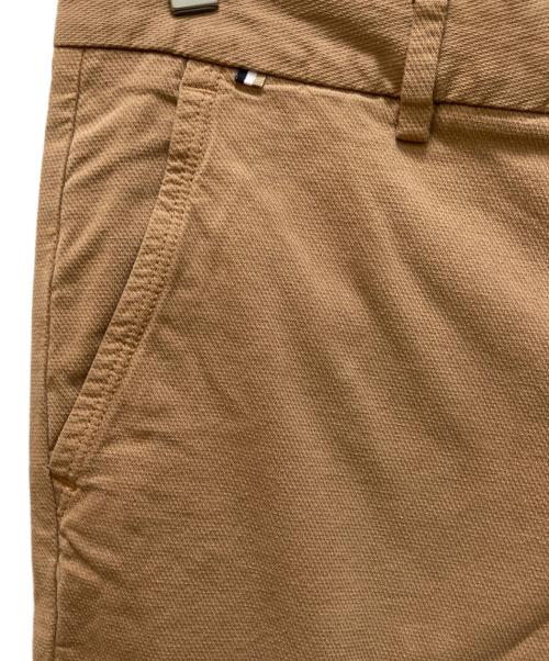 BOSS（ボス）BOSS (ボス) ストレッチテーパードパンツ ブラウン サイズ:48の古着・服飾アイテム